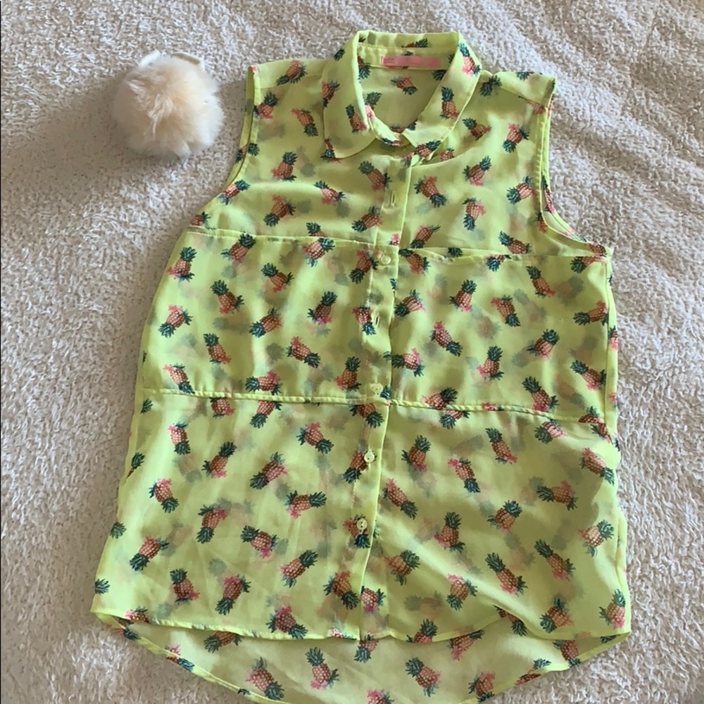 Bershka Blouse 🍍